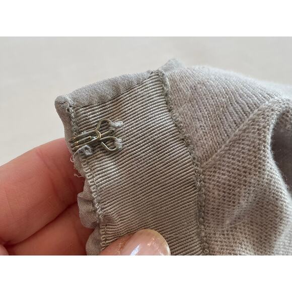 Banana Republic Factory Light Gray 3/4 Sleeve Cardigan Ruffle Trim Size XS - Picture 5 of 14